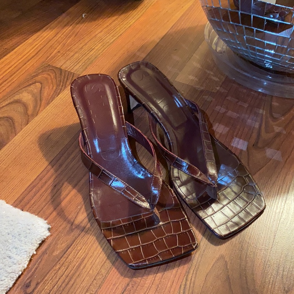 NEVER WORN- STAUD heeled flip-flops in brown crocodile
